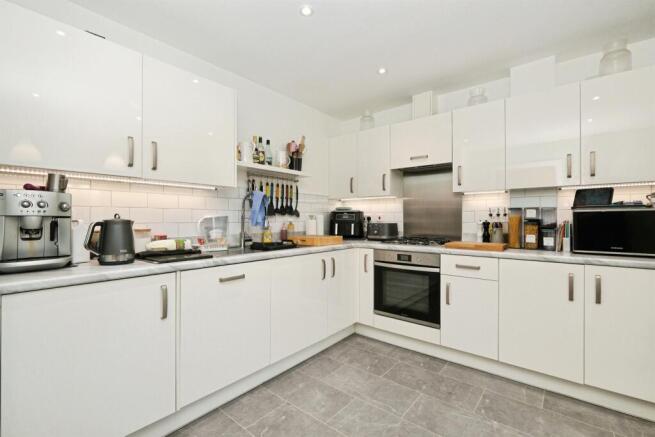 Millstone Drive, Hailsham photo 4