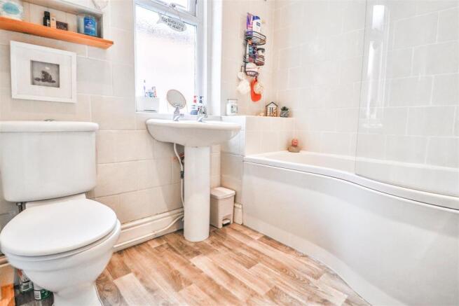 BATHROOM/W.C