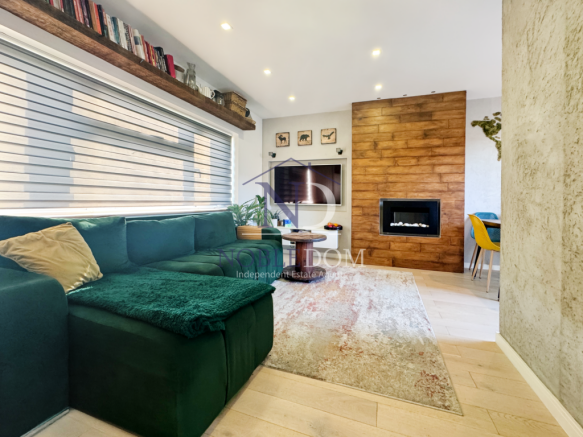 THREE-BEDROOM SPLIT-LEVEL MAISONETTE IN STANWELL