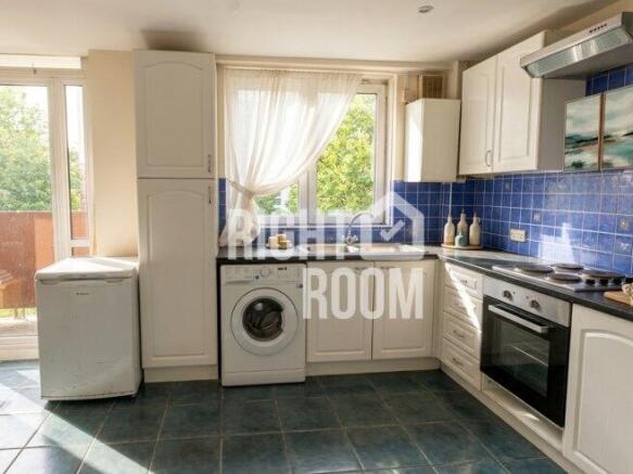 room-2-flat-12-gilbertson-house-e14-8pl-1064332