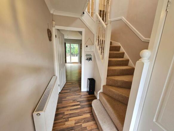 4 bed Detached for sale Image 10