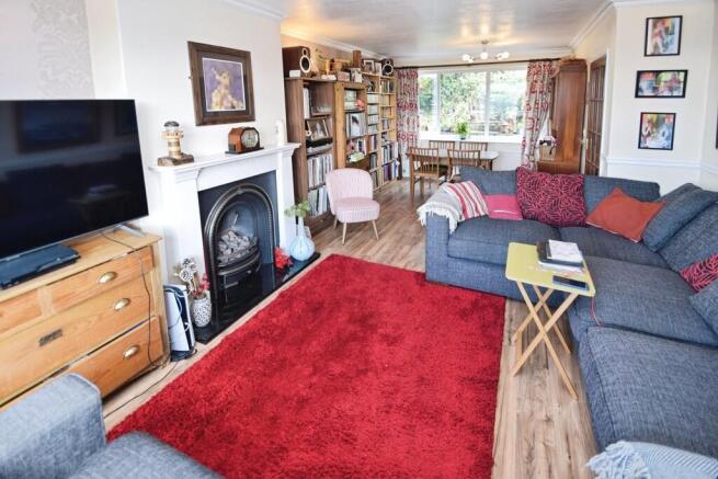 4 bed Detached for sale Image 5