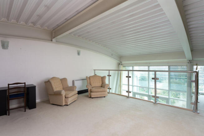 3 bed Penthouse for sale Image 7