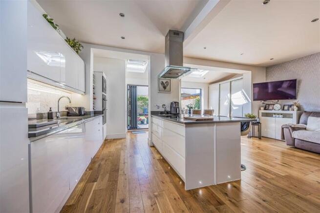 102 Kirby Road, Copnor-Small-PorticoMarketing-Sold
