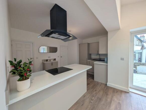 3 bed Semi-Detached for sale Image 7