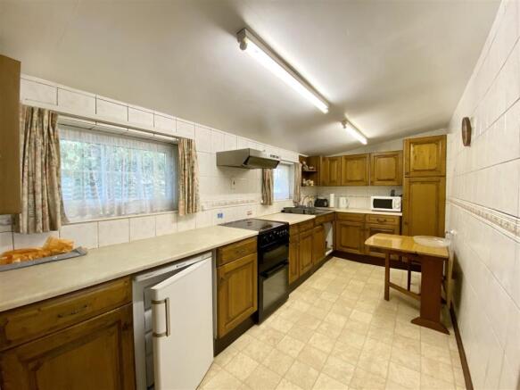 KITCHEN: