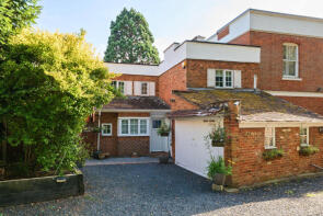 Ruxbury Cottage, St Anns Hill Road, Chertsey KT16 9NL