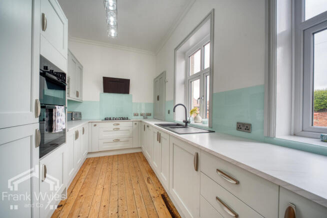 Flat 1, 233 Clifton Drive South, Lytham St. Annes, Lancashire photo 4
