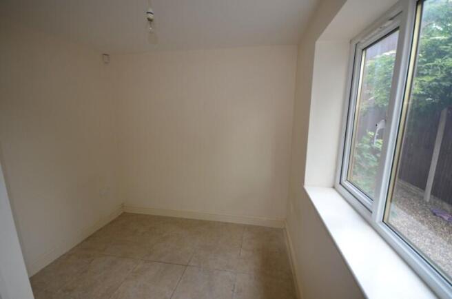 2 bed Apartment to rent Image 5