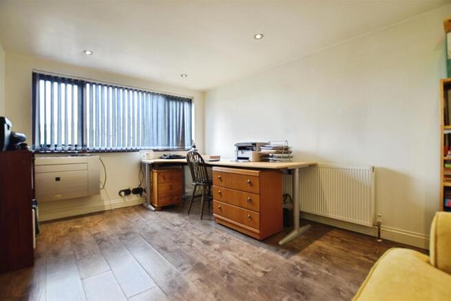5 bed Detached Bungalow for sale Image 8