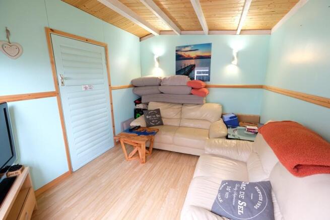 SUMMER HOUSE 