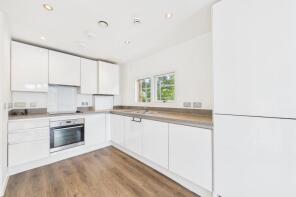 Flat 8, 7 Medway House, Kidwells Close, Maidenhead SL6 8FZ