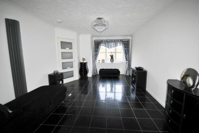 Livingroom2.jpg