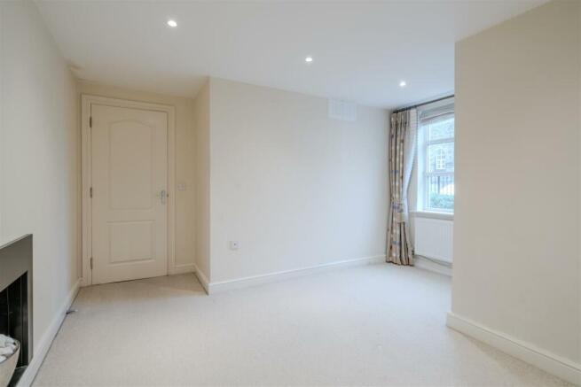Bedroom 2-2.jpg
