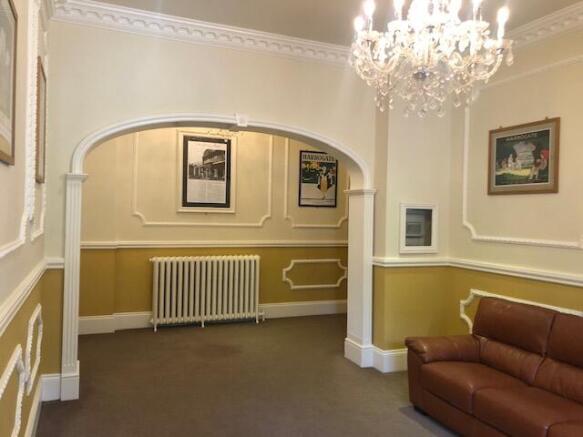 3 bed Apartment to rent Image 5