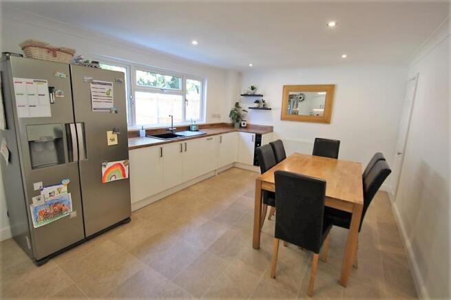 Kitchen/ Dining Room
