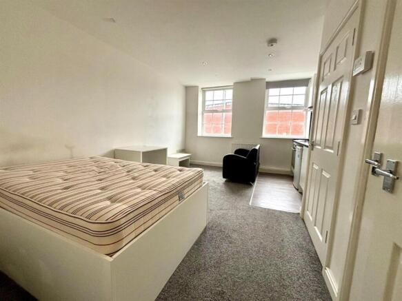 Sleeping area and lounge pic 2.jpeg