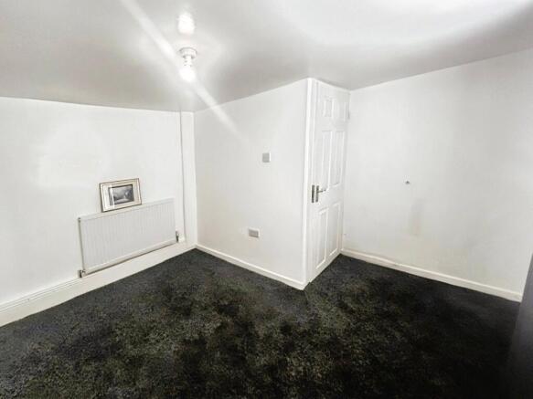 2 bed Flat to rent Image 8