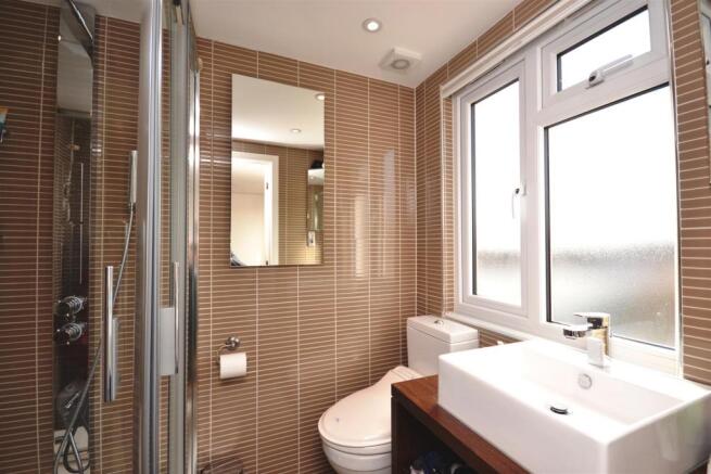 En-suite to Master Bedroom