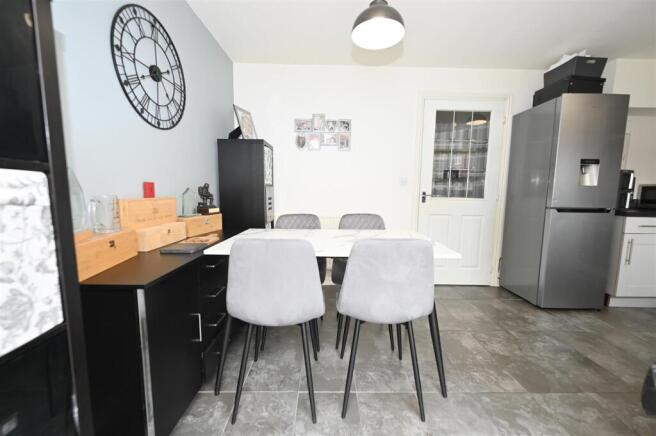 3 bed Semi-Detached for sale Image 5