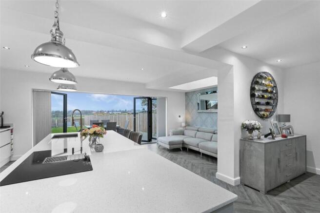 4 bed Semi-Detached for sale Image 10