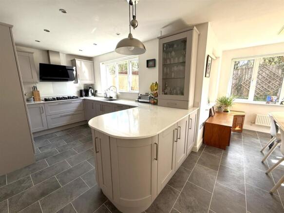 Kitchen/Breakfast Room