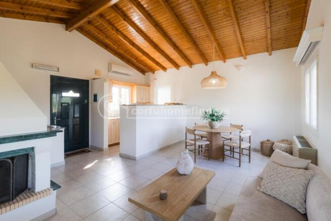 Sitting to dining/kitchen