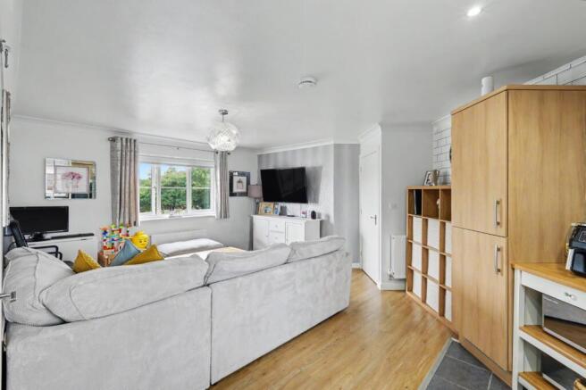Laindon, Basildon, Essex, SS15 photo 4