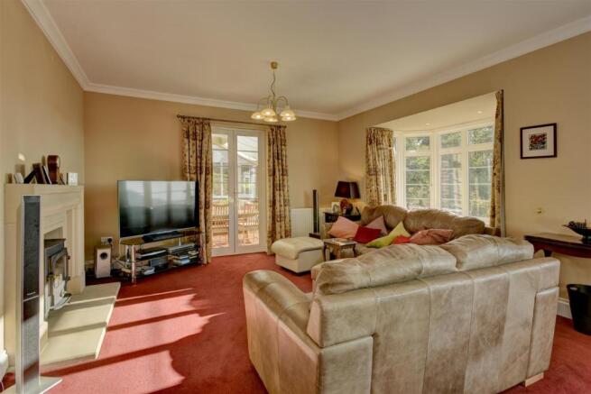 Sitting room/Dining Room