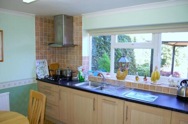 Kitchen/ Dining Room