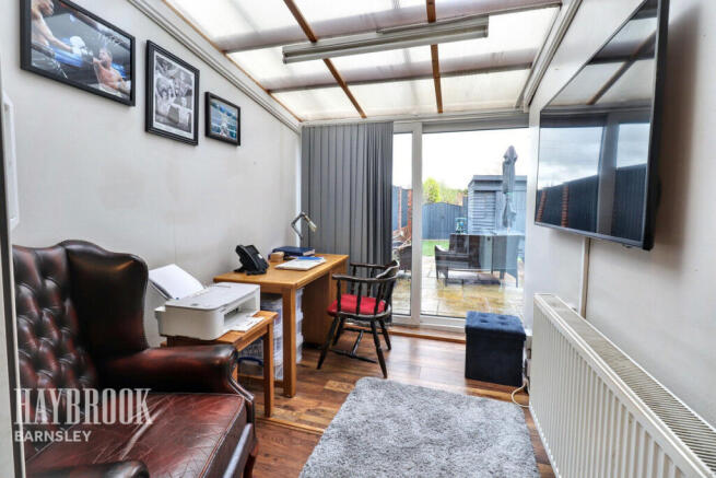 3 bed Semi-Detached for sale Image 8