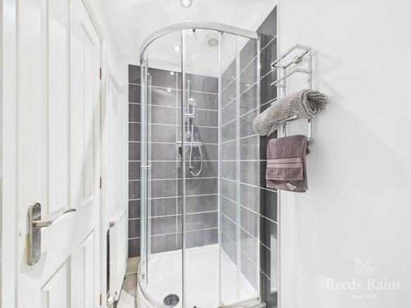 6 bed Detached for sale Image 12
