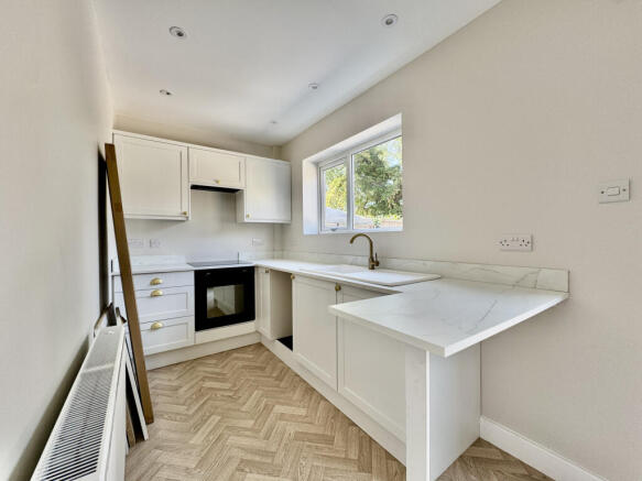 2 bed Town House to rent Image 4