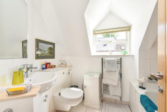 Bathroom 2.jpg