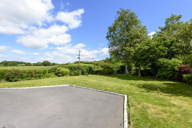 Driveway providin...