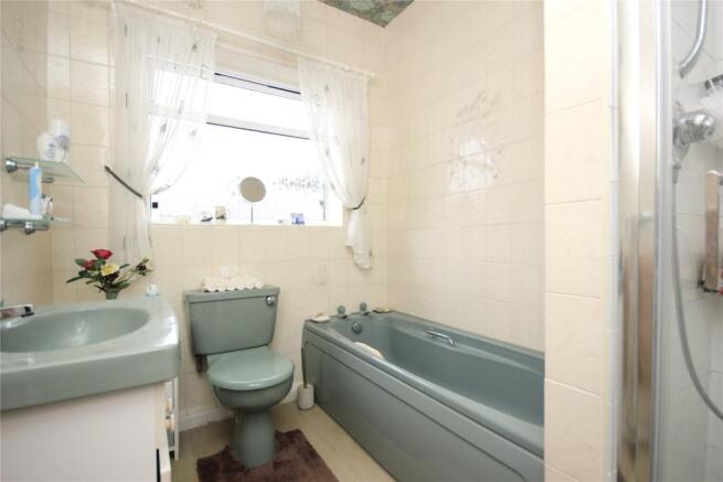 15 Bathroom