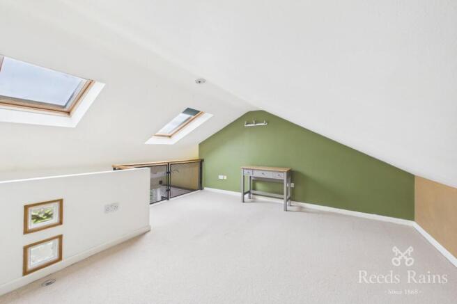 3 bed Apartment for sale Image 7