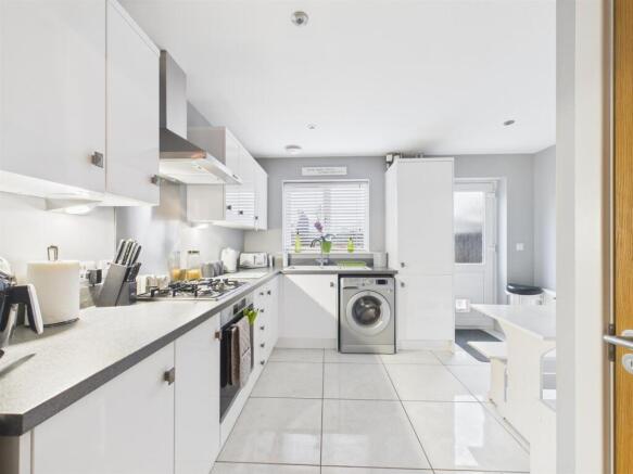 Kitchen / Dining Room