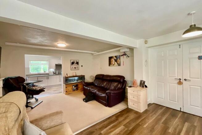 3 bed Bungalow for sale Image 6