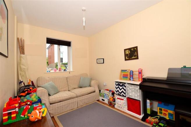 Play Room/Bedroom 4
