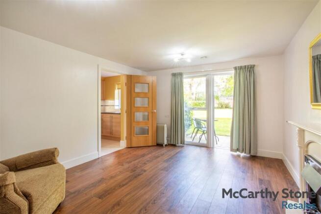 8688064-interior02.jpg