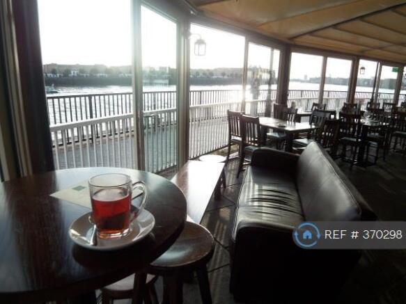 The Narrow Great Local Bar & Restaurant 50 Metres