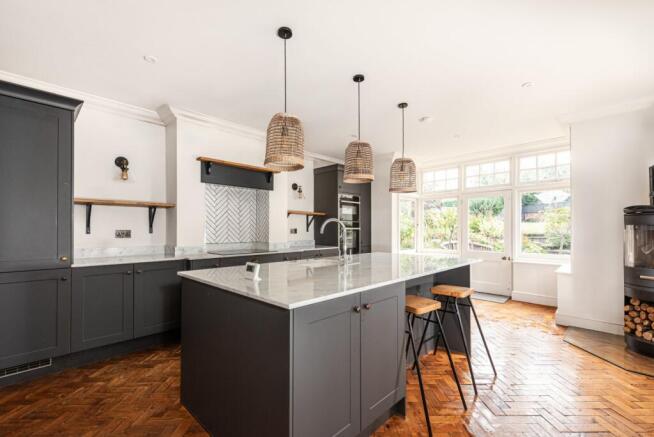 Kitchen/B'fast Room