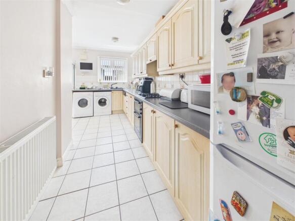 Wyver Crescent, Copeswood, Coventry *Extended* photo 4