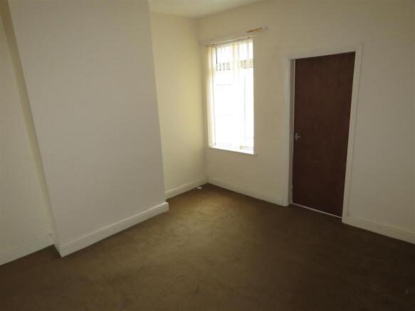 2 bed House to rent Image 6