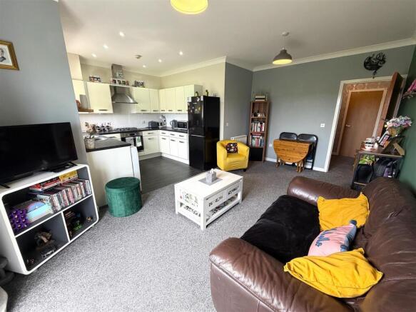 1 bed Apartment for sale Image 5