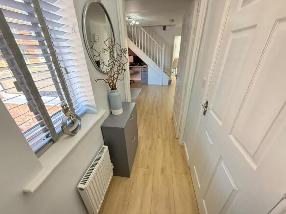 3 bed Detached to rent Image 4