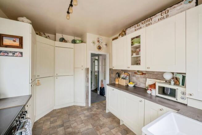 3 bed Semi-Detached for sale Image 9