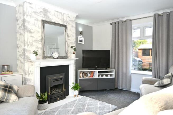 lounge 3.JPG