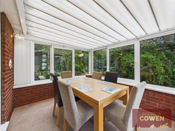 3 bed Detached Bungalow for sale Image 6